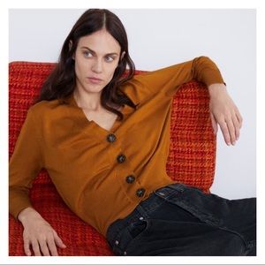 zara • v-neck cardigan with buttons • small